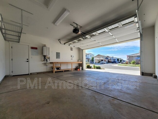 Building Photo - 12773 Tower Beach Way