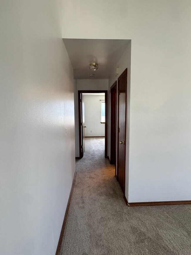 Building Photo - 4957 Pear Butte Dr