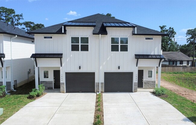 Building Photo - 1964 Longmire Villas Ct