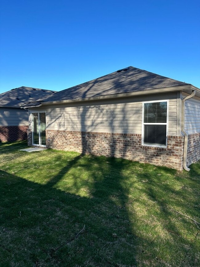 Building Photo - Your New Home Awaits | Pre-Leasing a Charming 3-Bedroom Home in Tucker Farms