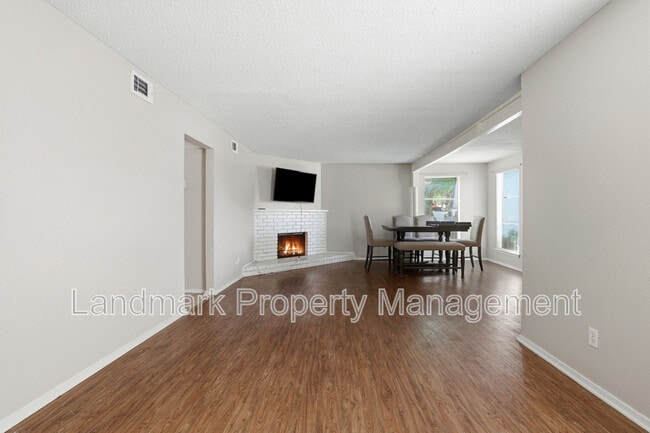 Building Photo - 6811 Trail Lake Dr