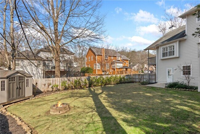 Building Photo - 12080 Greenmont Walk