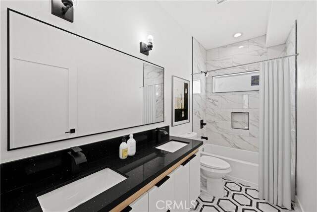 Building Photo - 644 N Boyle Ave