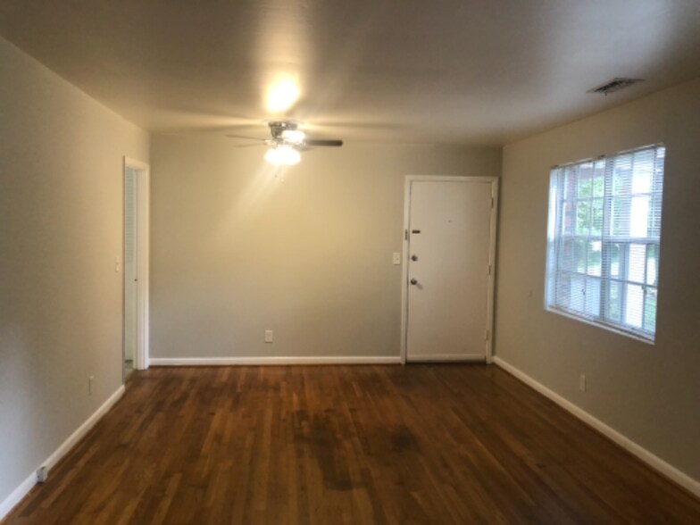 Building Photo - 465 Medlock Rd