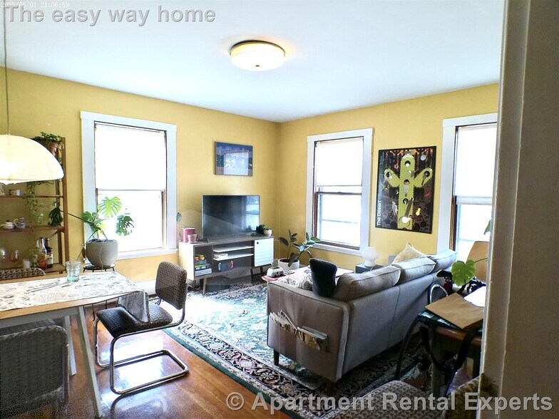 Building Photo - 26 Dover St