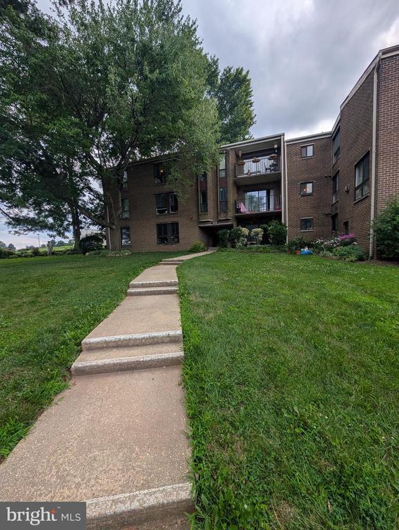 Building Photo - 3230 Spartan Rd