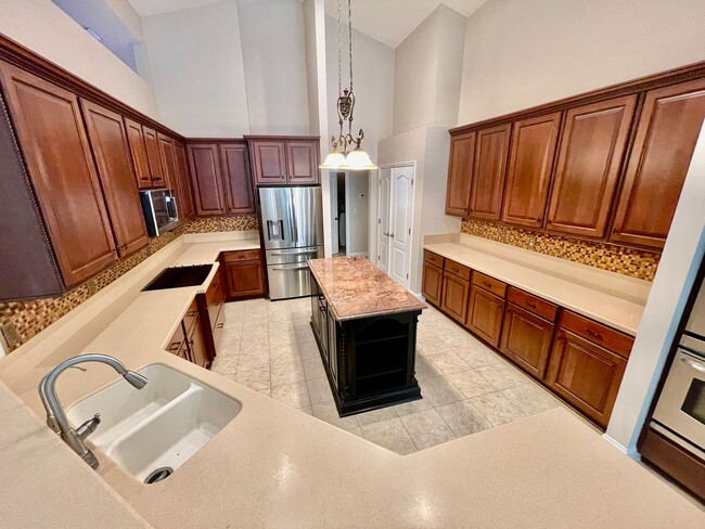 Building Photo - 614 Santa Maria Dr