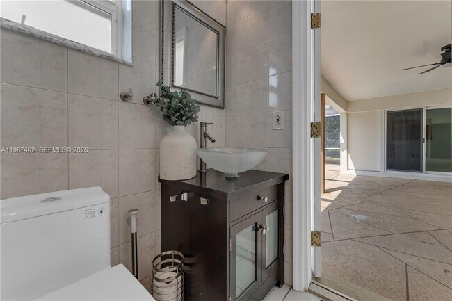 Building Photo - 6924 NW 8th Ct