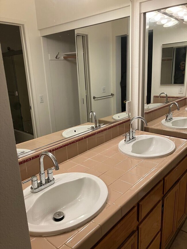 Building Photo - Charming and Updated 2BD/2BA Livermore Copper Hill Condo Near Las Positas College & 580!