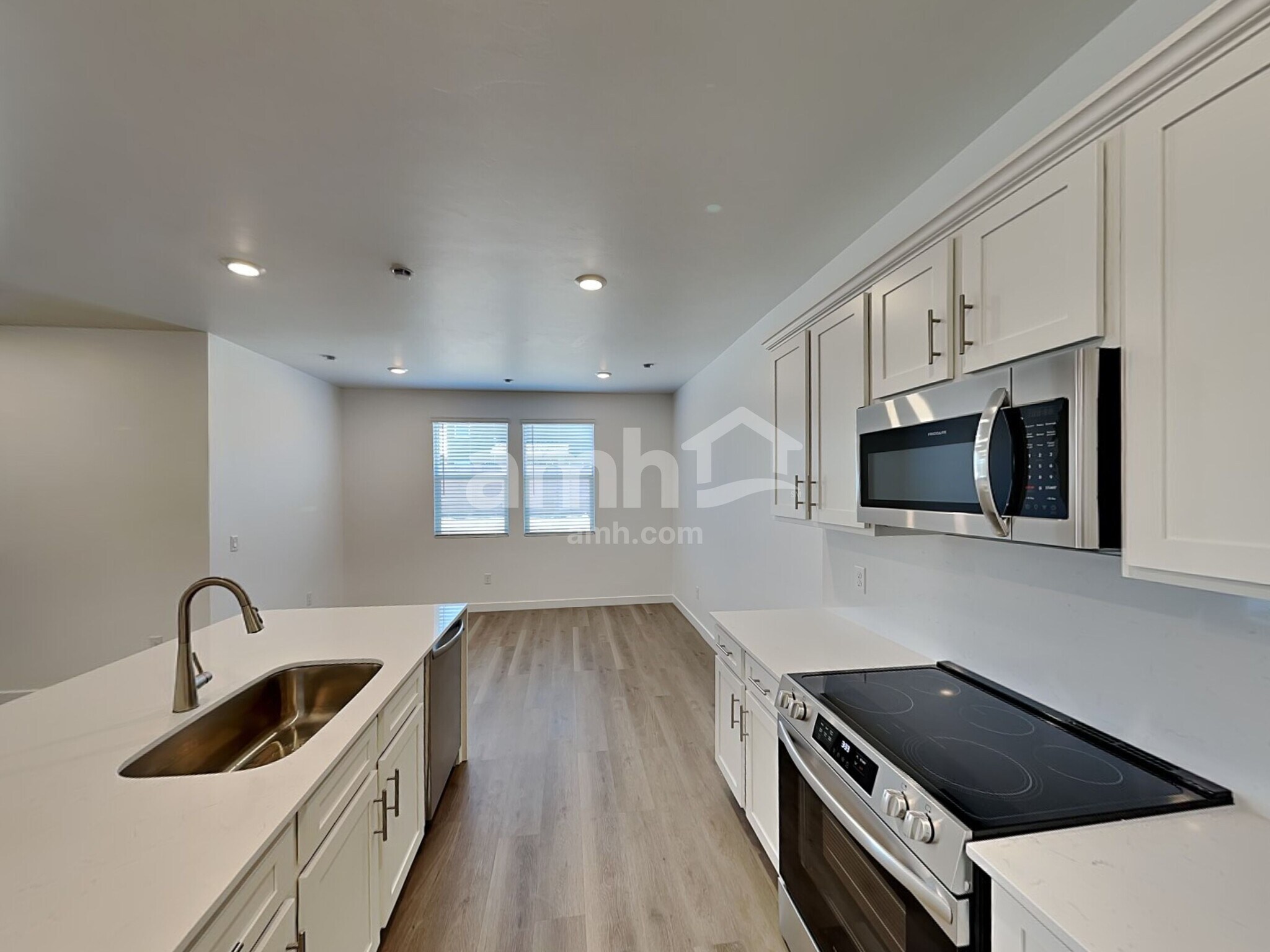 Building Photo - 6476 E Paseo Baranda