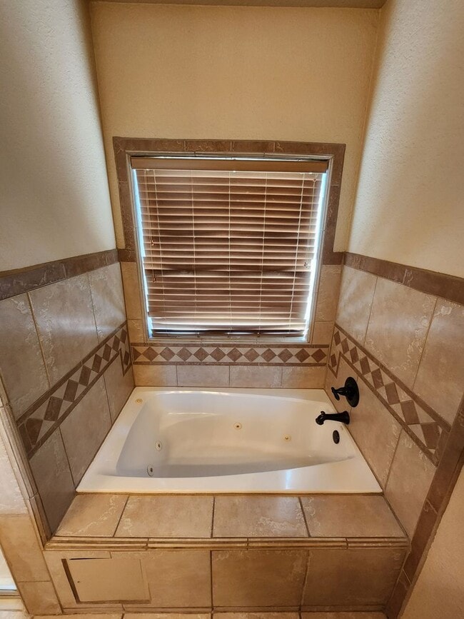 Building Photo - 1293 Mission Nuevo Dr