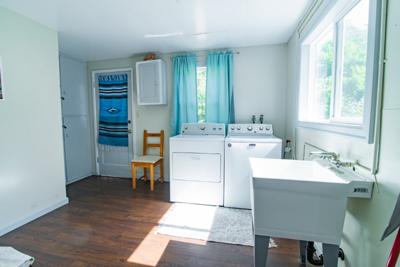 Building Photo - 461 W Marine Dr