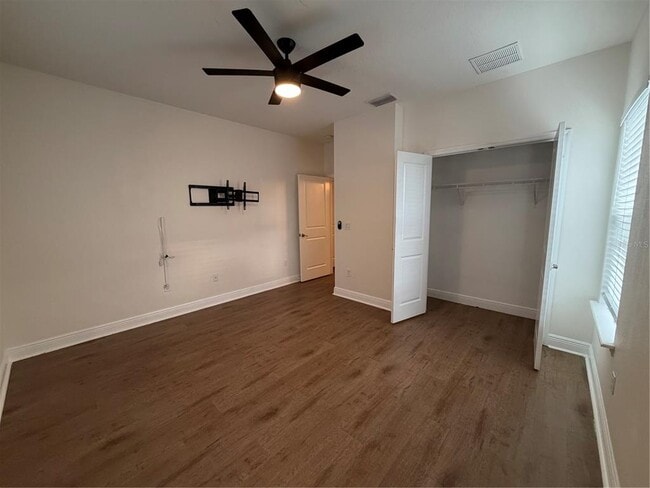 Building Photo - 1736 W Walnut St