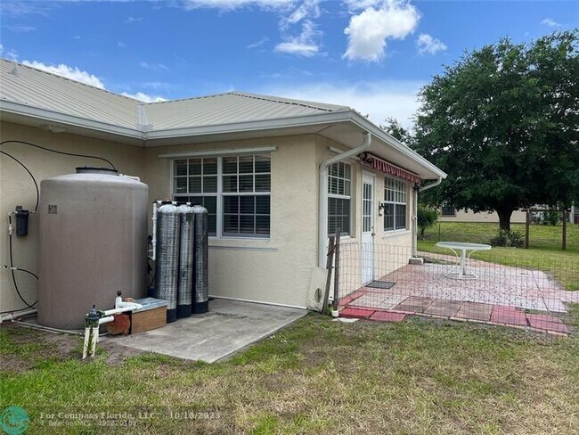 Building Photo - 1051 SW 85th Way