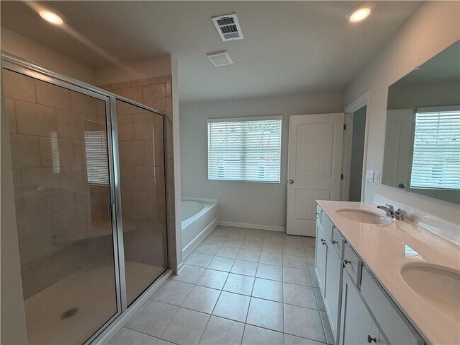 Building Photo - 3101 Greyton Dr
