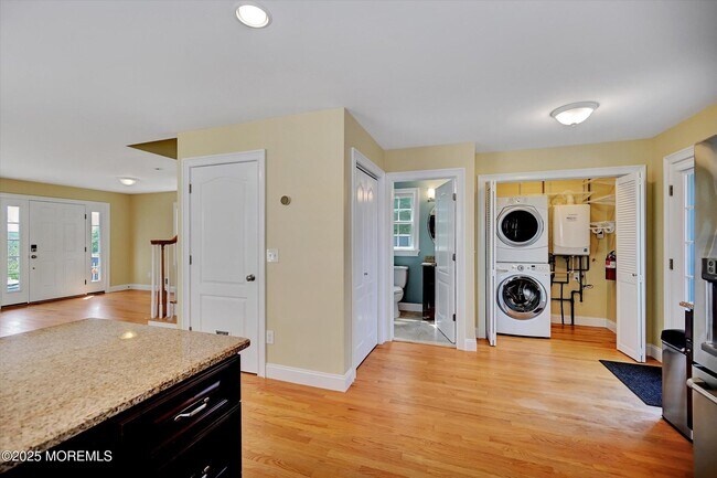 Building Photo - 15 Griggs Ave
