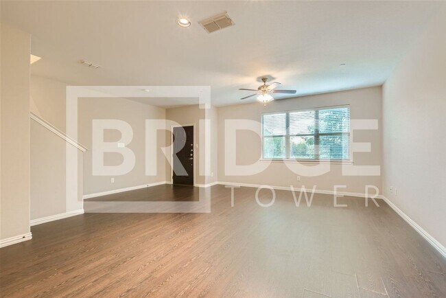 Building Photo - 1313 Lakecrest Ln