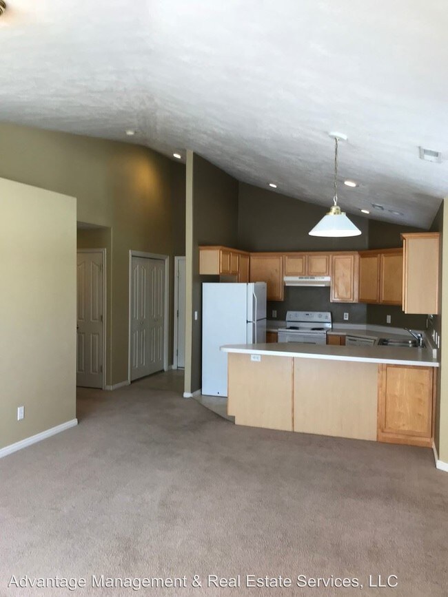 Building Photo - 3 br, 2 bath House - 1410 South 1050 West
