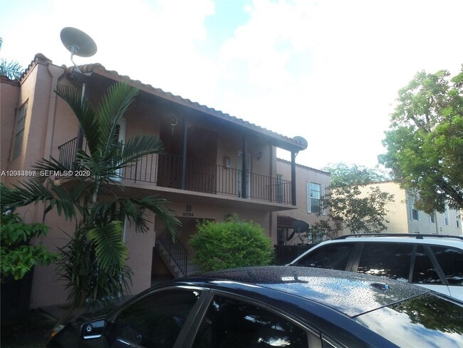 Building Photo - 10794 N Kendall Dr