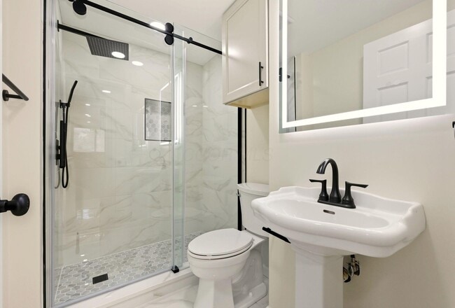 Building Photo - 3938 Halsey Pl