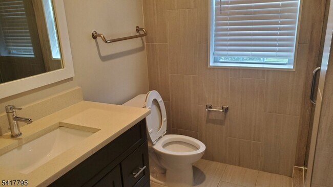 Building Photo - 59 Willet St