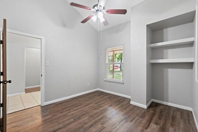 Building Photo - 5414 Village Springs Dr