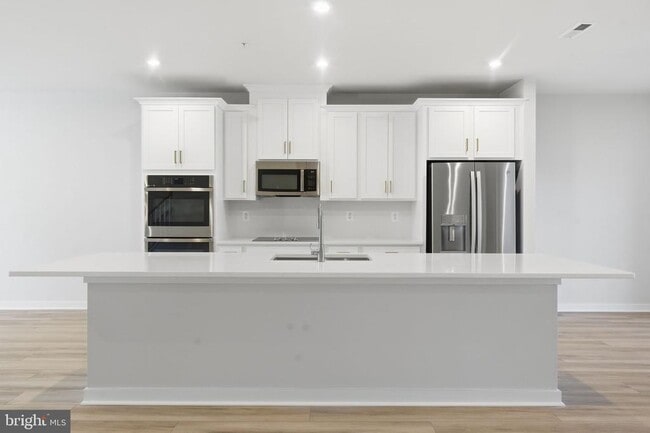 Building Photo - 2136 Glacier Rd