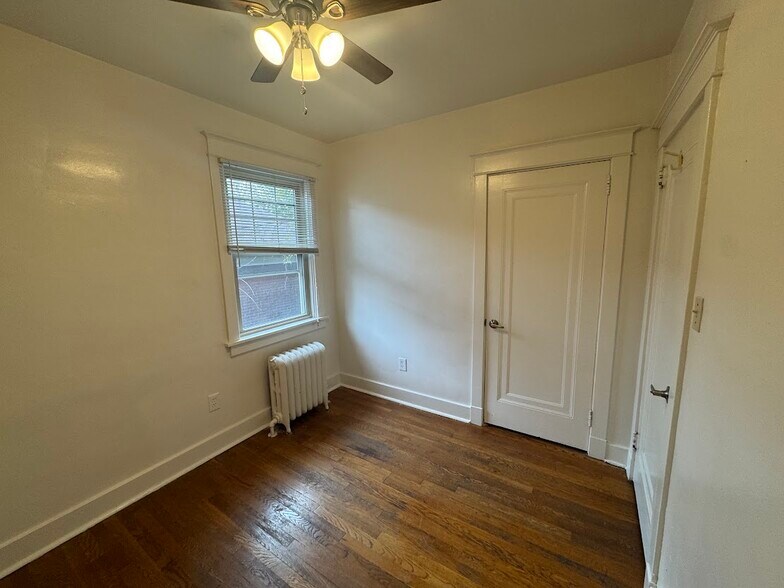 Building Photo - 5716 Beacon St