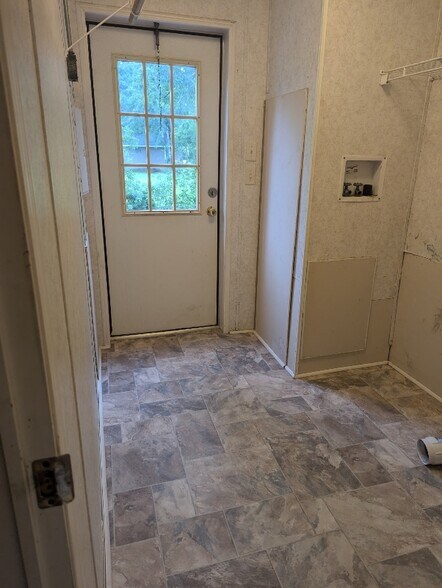 Building Photo - 8970 Birch Dr