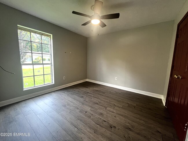 Building Photo - 5808 40th Ct
