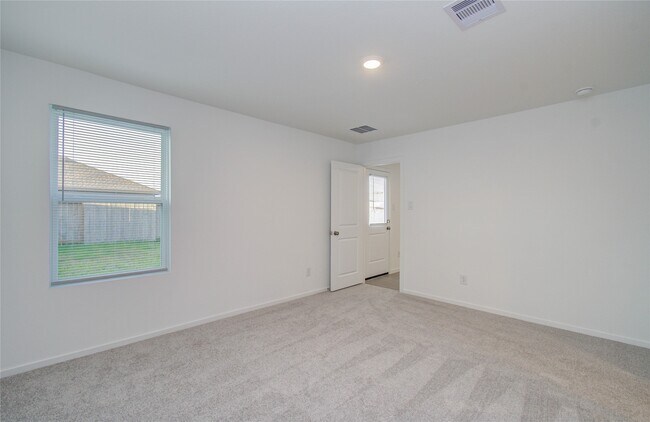 Building Photo - 25364 Carnation Ct