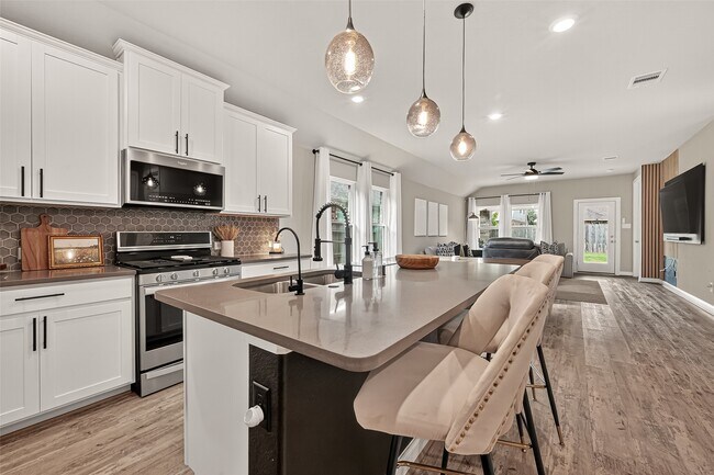 Building Photo - 20223 Sagebrush Hollow Dr