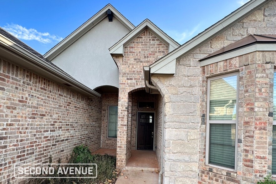 Building Photo - 1028 NW 191st St