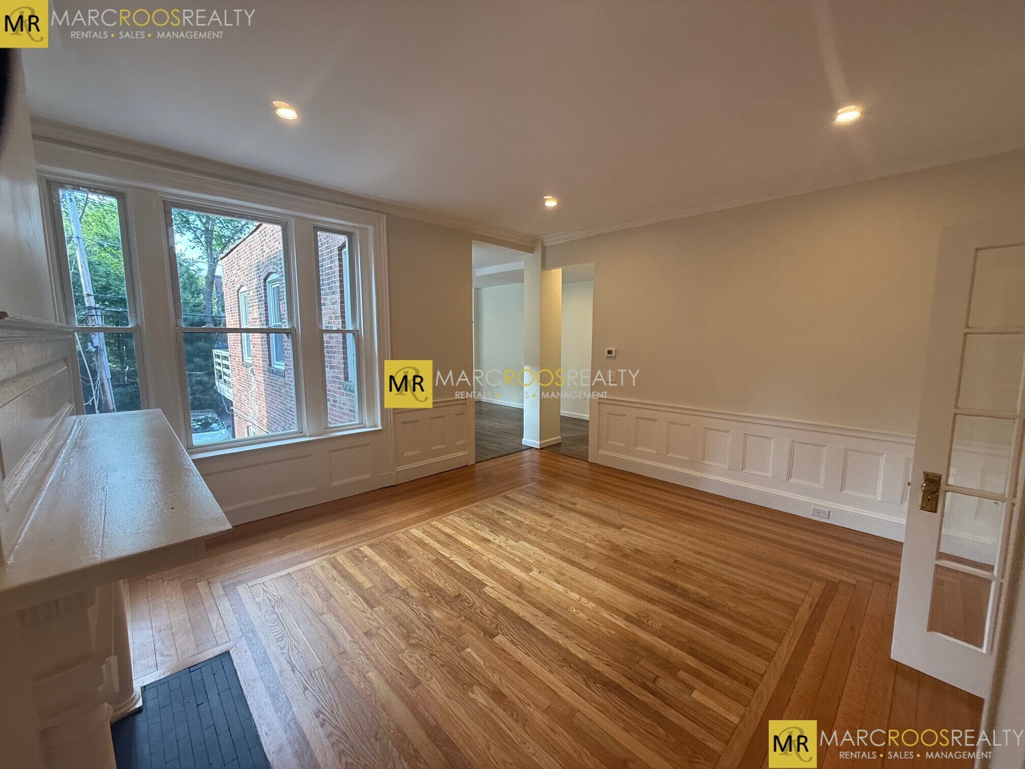 Building Photo - 1726 Beacon St