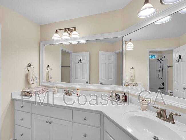 Building Photo - 663 Wyndham Way