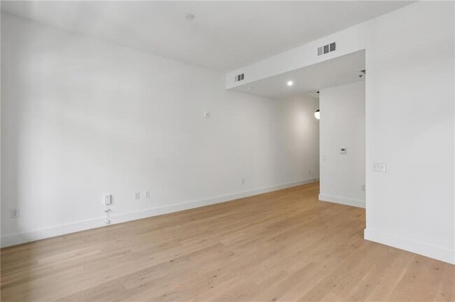 Building Photo - 567 Ponce De Leon Ave NE