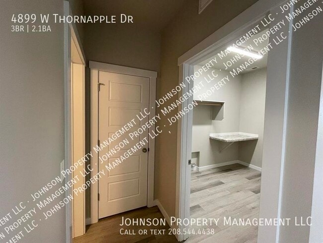 Building Photo - 4899 Thornapple Dr