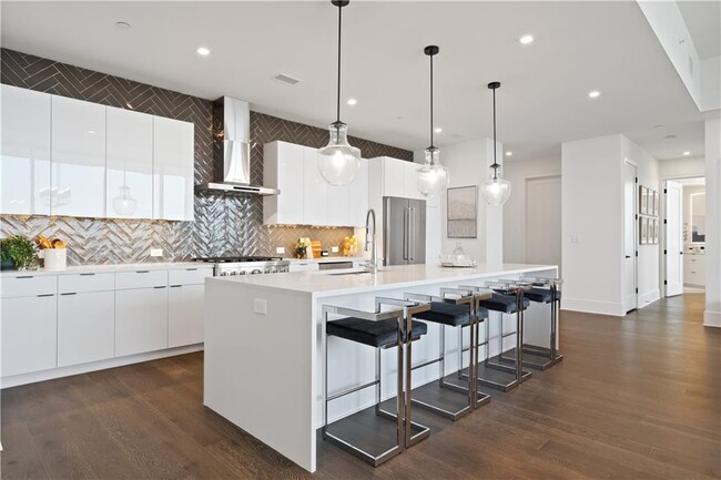 Building Photo - 788 West Marietta St NW