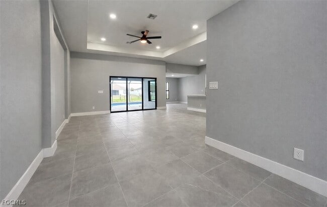 Building Photo - 529 SE 7th St