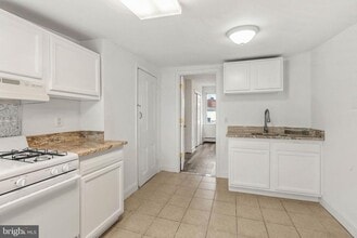 Building Photo - 1124 S 15th St