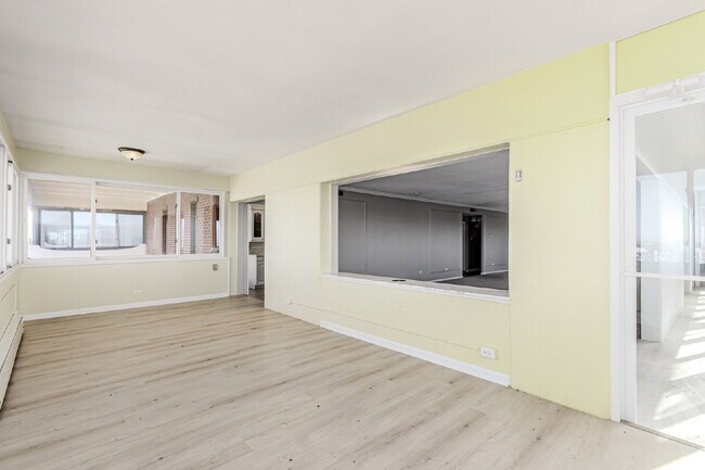 Building Photo - 3131 E Alameda Ave