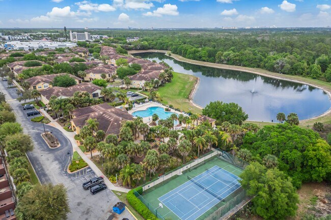 Building Photo - Spacious 3/2 Condo in the Gated Oakwater Community with Single Car Garage! Brand new carpets and ...