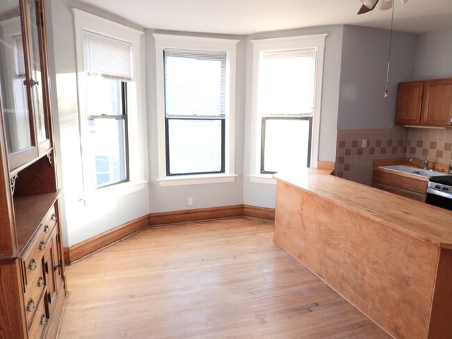 Building Photo - 2519 S Millard Ave
