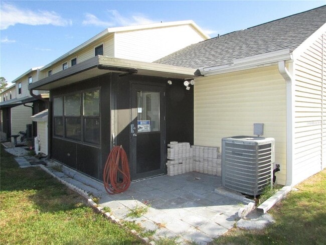 Building Photo - 12715 Raeburn Way