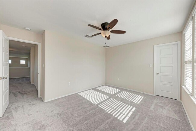 Building Photo - 5320 Ingersoll Ln