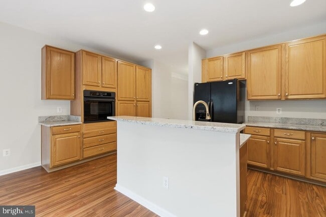 Building Photo - 8108 Dove Cottage Ct