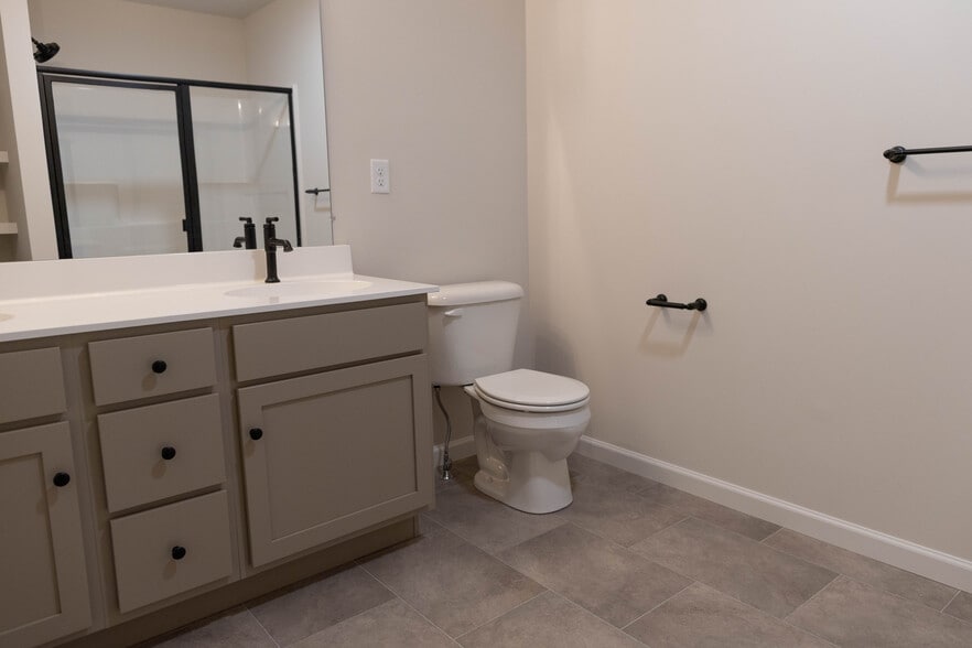Building Photo - 83 Beech Tree Ct