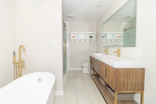 Building Photo - 8429 Catamaran Dr