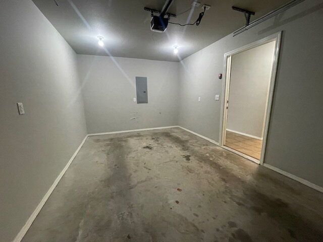 Building Photo - 1431 W Jct St