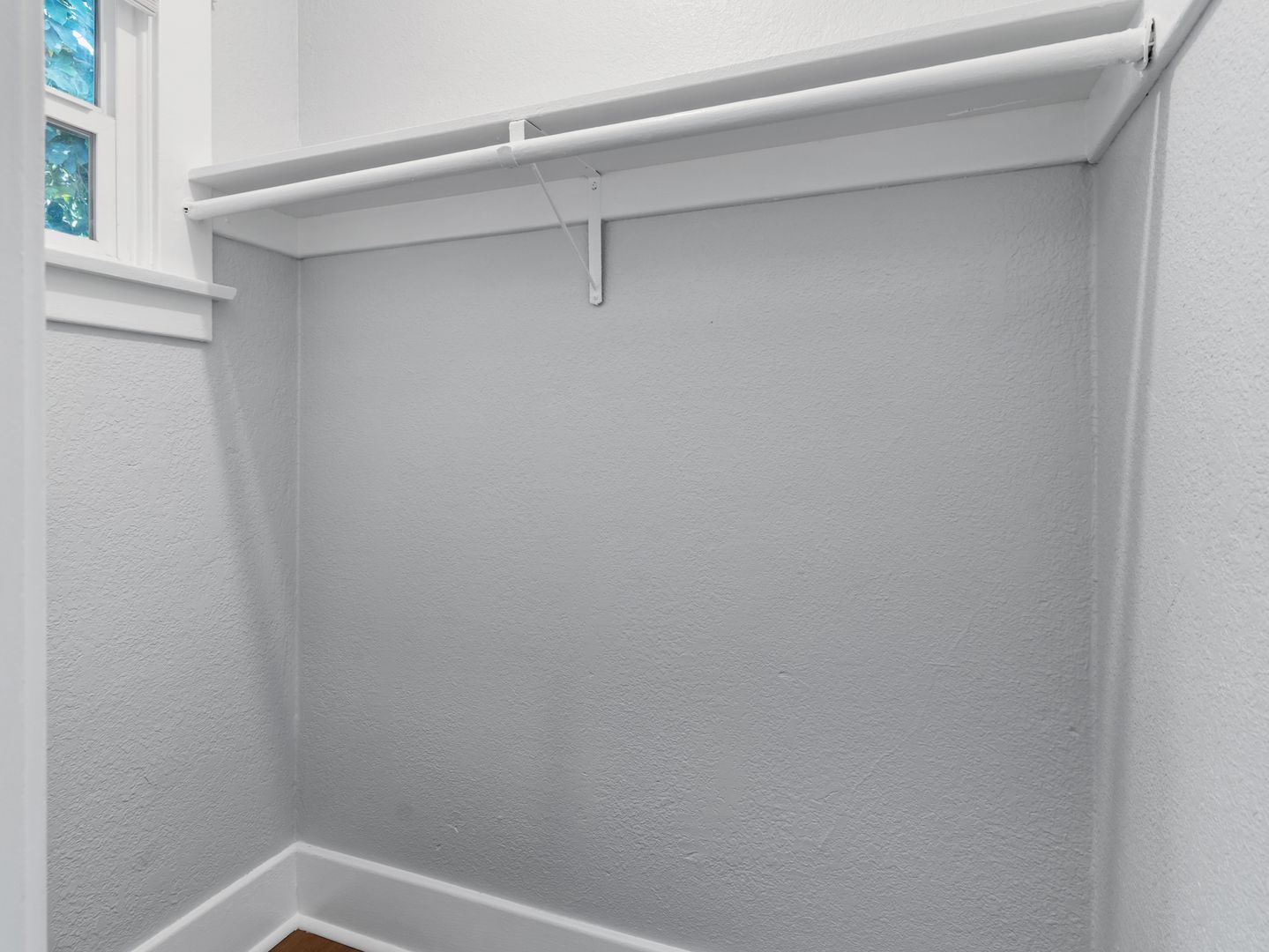 Building Photo - 1926 Lime Ave